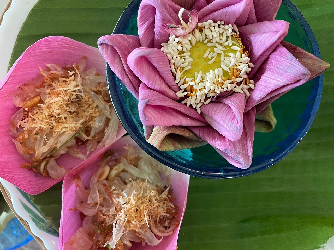 Pomelo salad